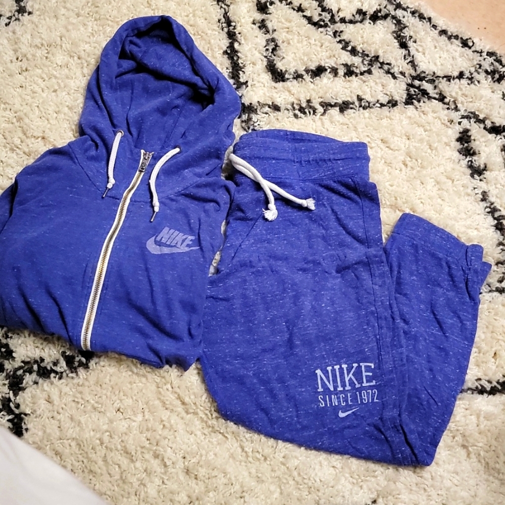 Nike sweat suit